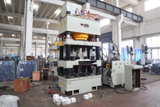Línea de producción automática de bloques de sal de alta eficiencia y cuatro columnas de 500 toneladas Prensa hidráulica de aceite personalizada con CE ISO9001 Formación de material en polvo